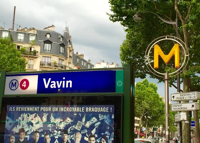 Romantic hotel: Hotel Suites Unic Renoir Saint-Germain