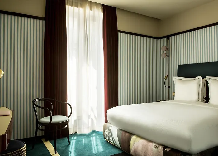 Hotel Du Rond-Point Des Champs-Elysees - Esprit De France