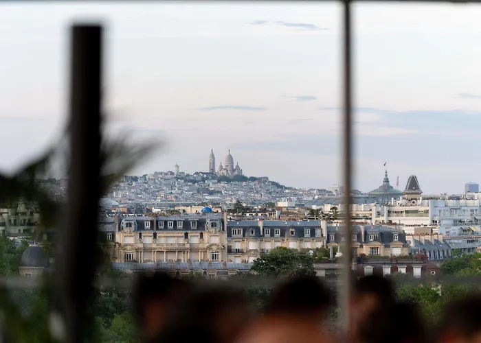 Pullman Tour Eiffel